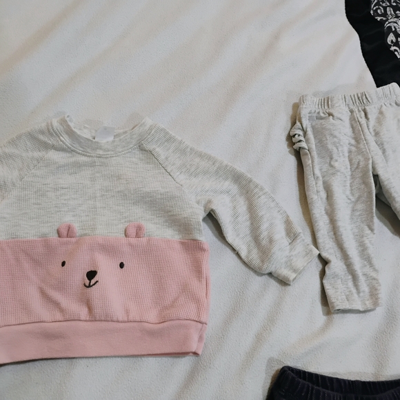 Charming Kids 8 Piece Clothing Set with Playful Prints - Picture 3 of 10